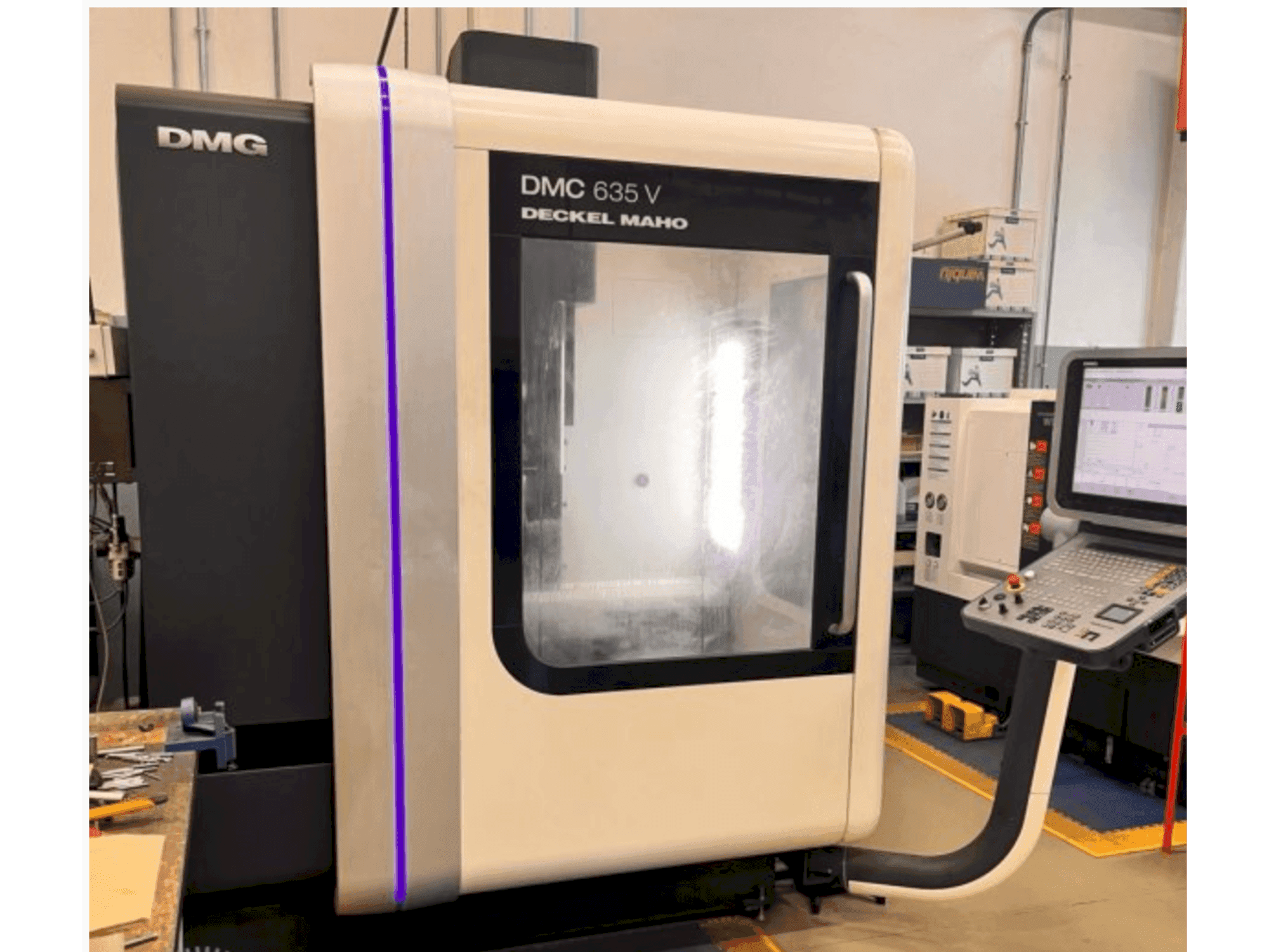 A DMG DECKEL MAHO DMC 635 V gép elölnézete