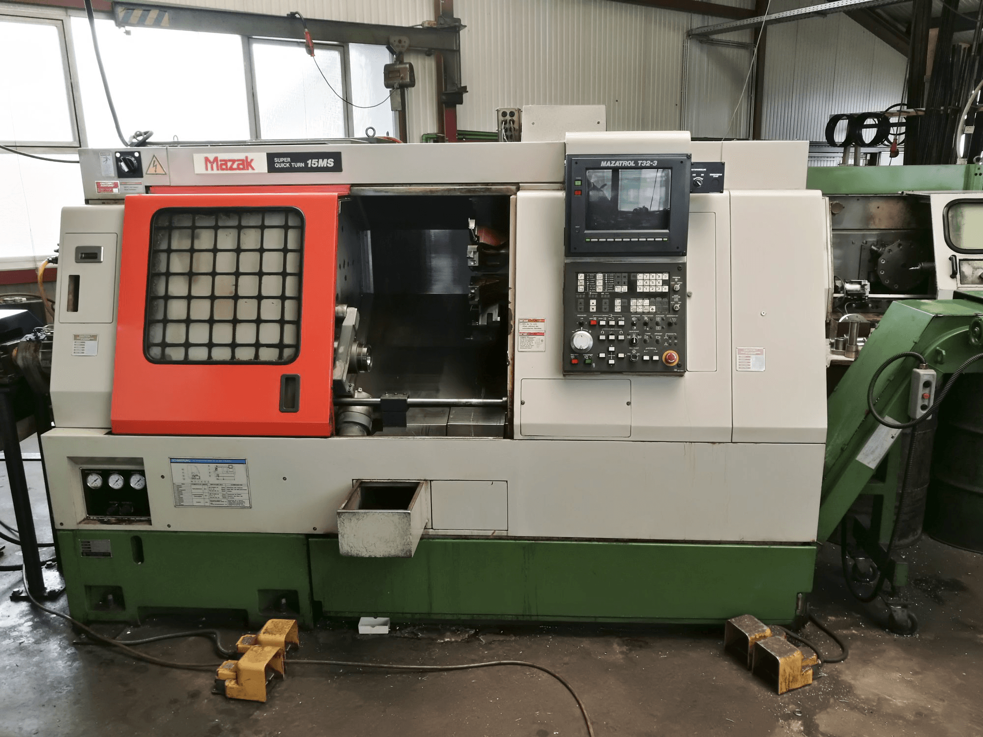 A Mazak Super Quick Turn 15 MS gép elölnézete