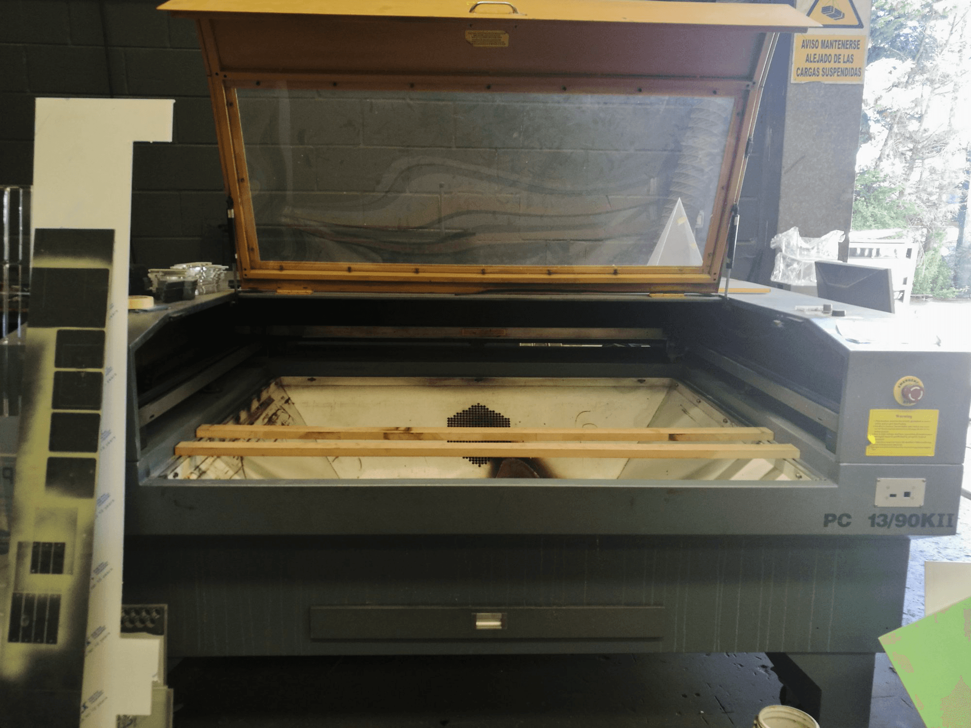 A PC 13/90KII gép elölnézete