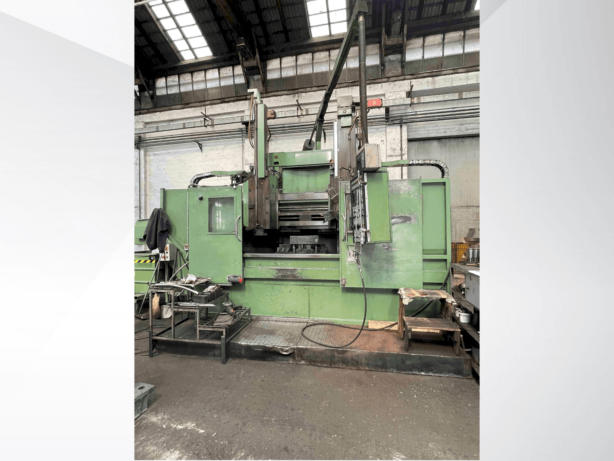 A MORANDO VS 12 gép elölnézete