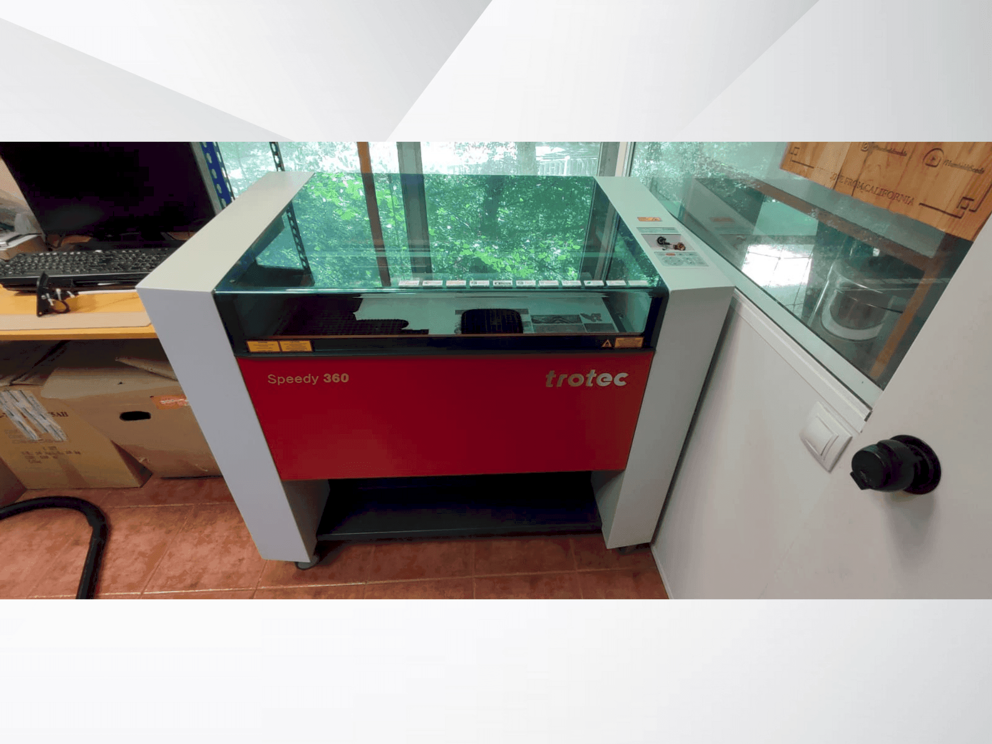 A Trotec Speedy 360 gép elölnézete