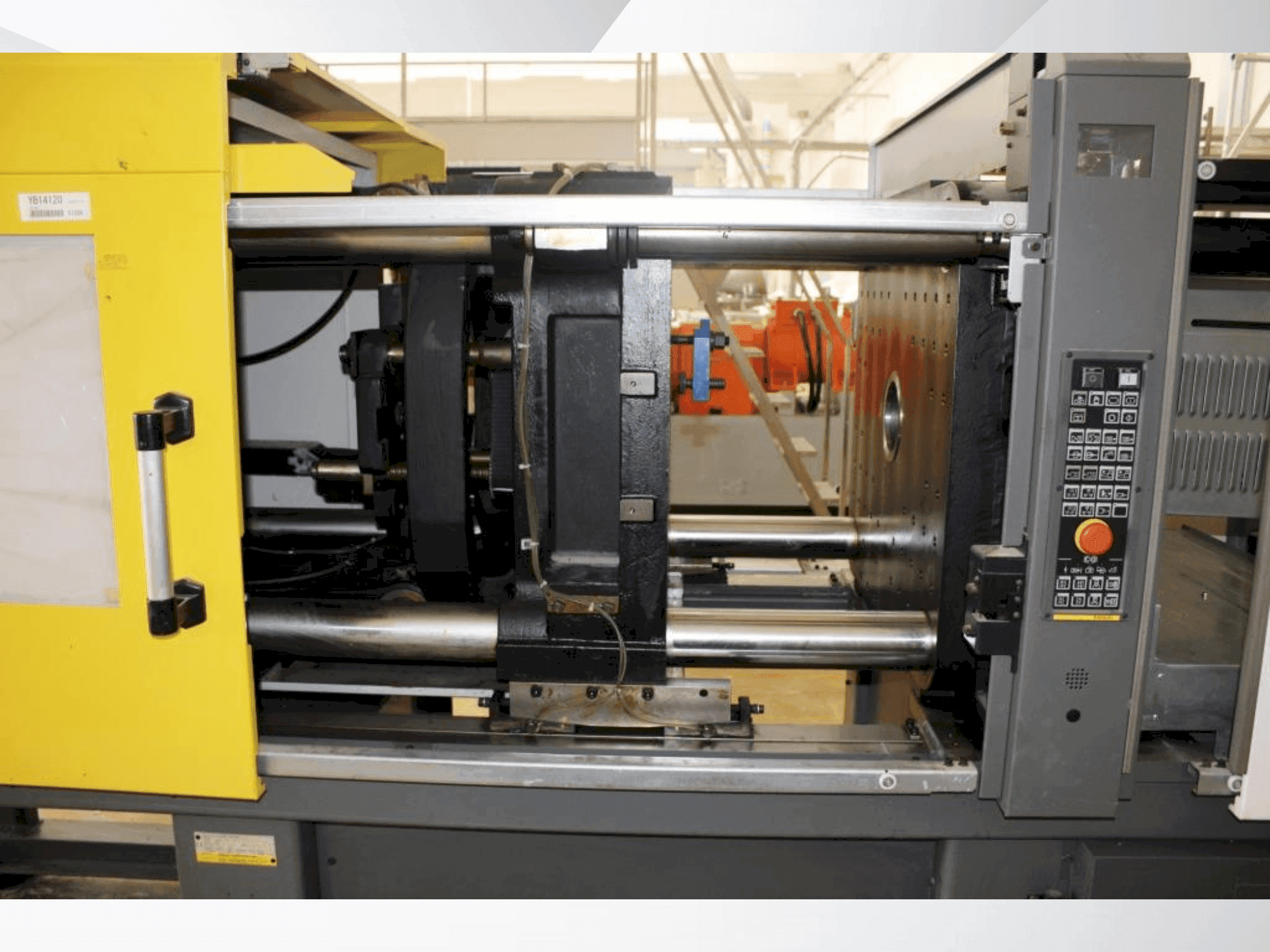 A FANUC ROBOSHOT S-2000 i 150B gép elölnézete