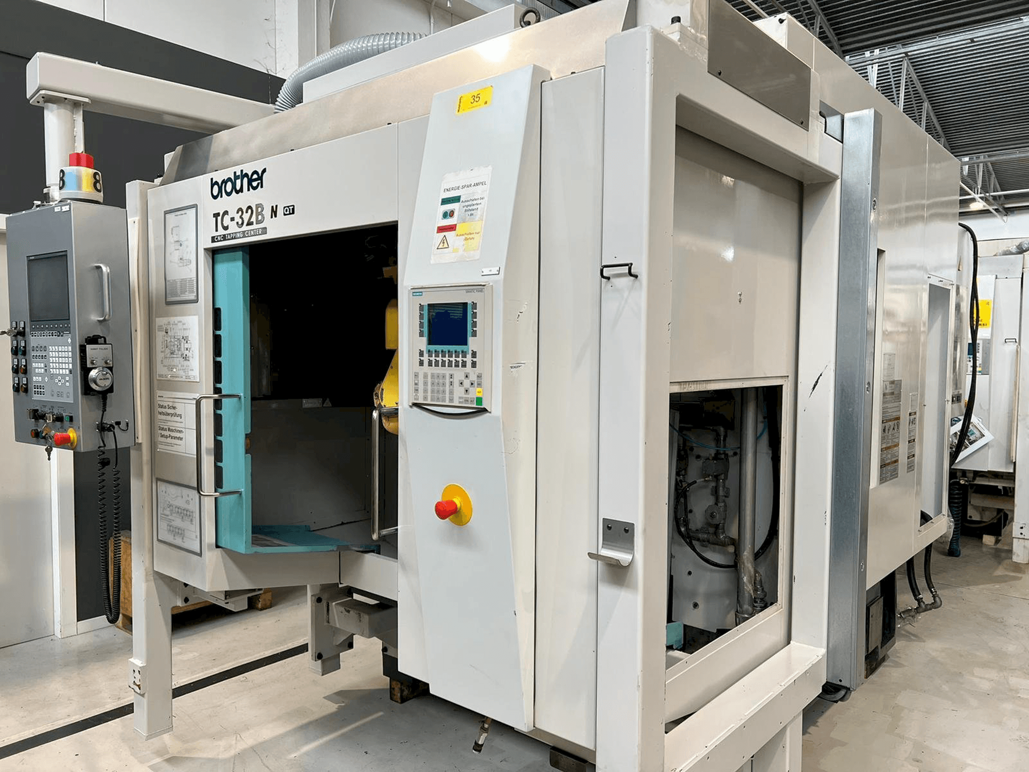 A Brother TC-32BN QT gép elölnézete