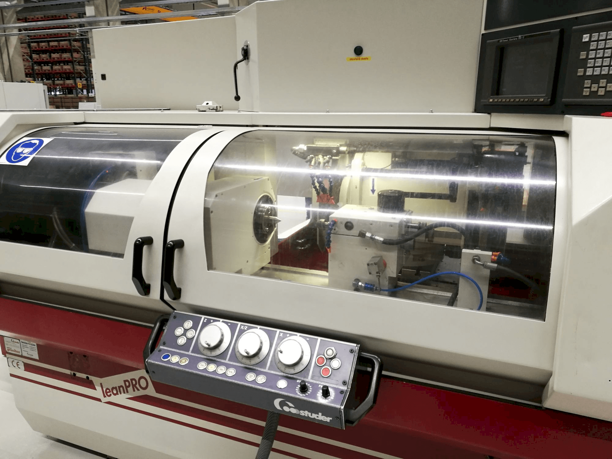 A STUDER S30 lean PRO gép elölnézete