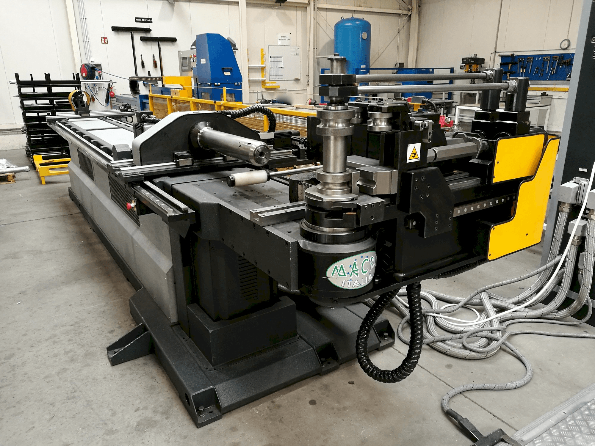 A Macri Italia PROVAR 6-65 gép elölnézete