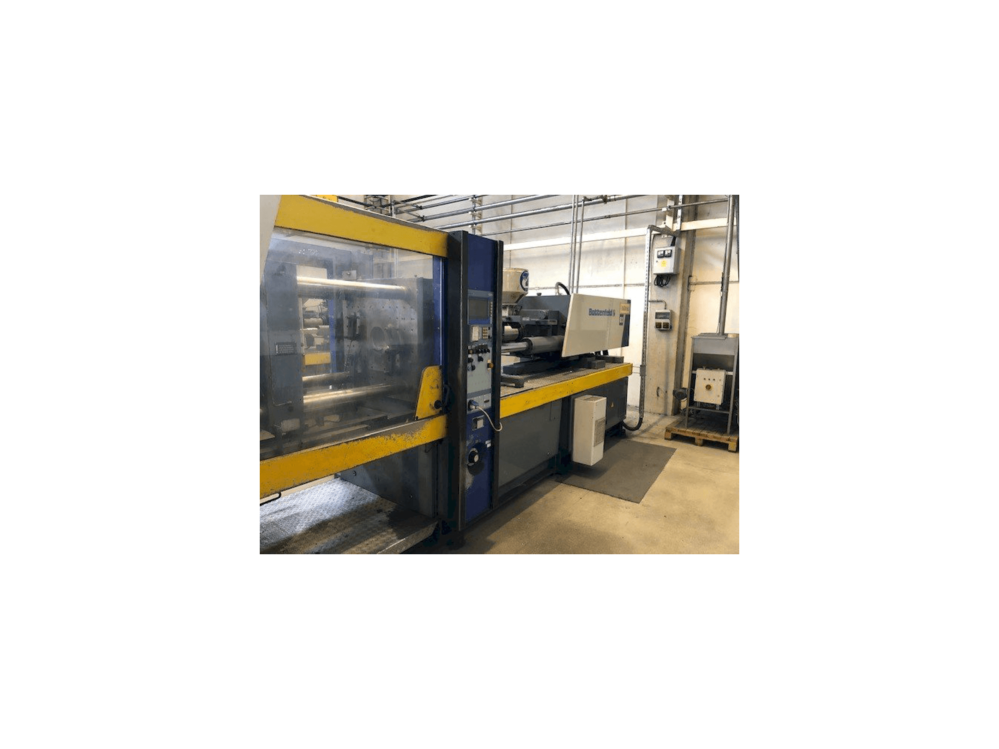 A Battenfeld BC-T 1800 /1000 gép elölnézete