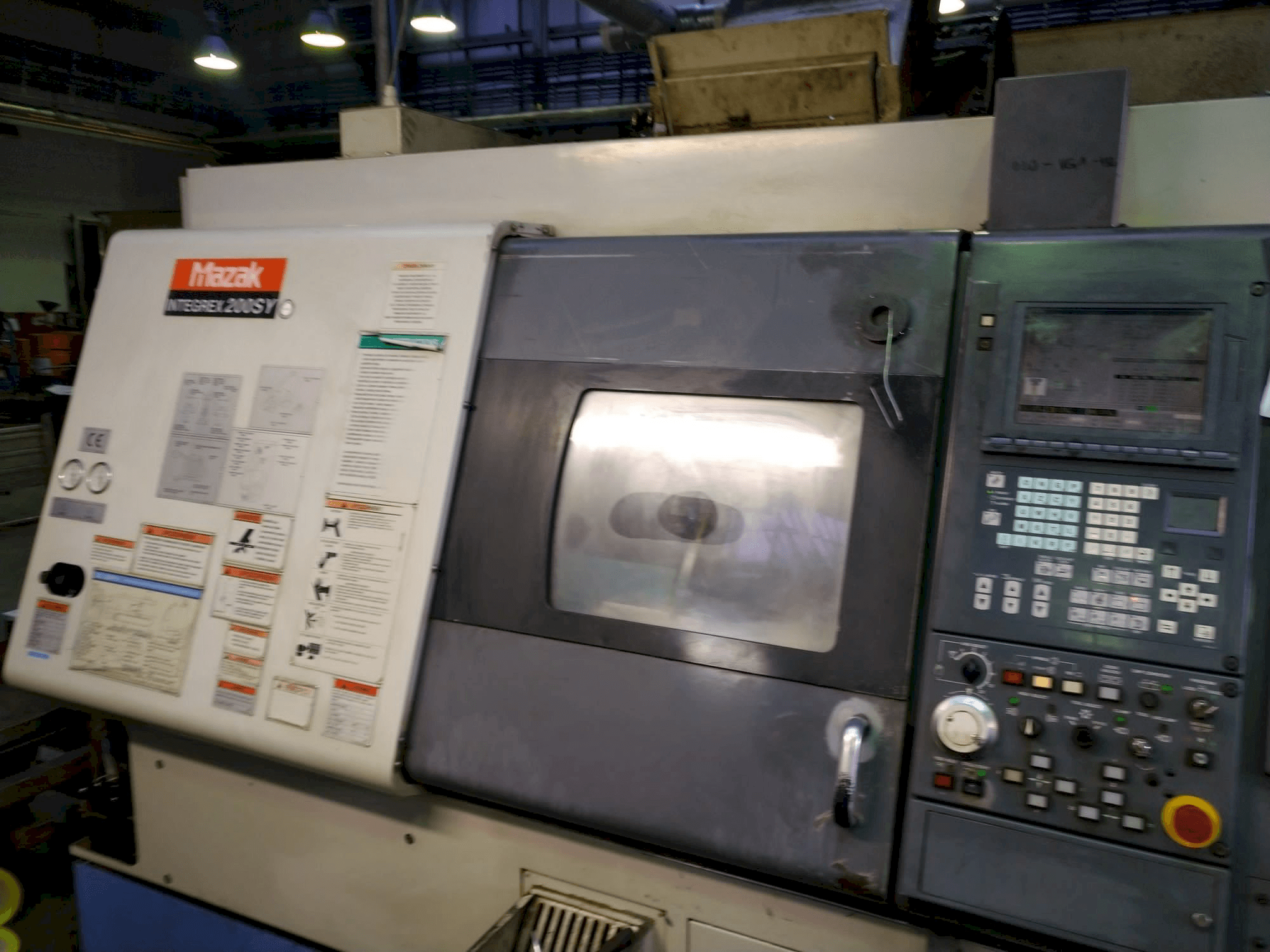 A Mazak Integrex 200 SY gép oldalnézete