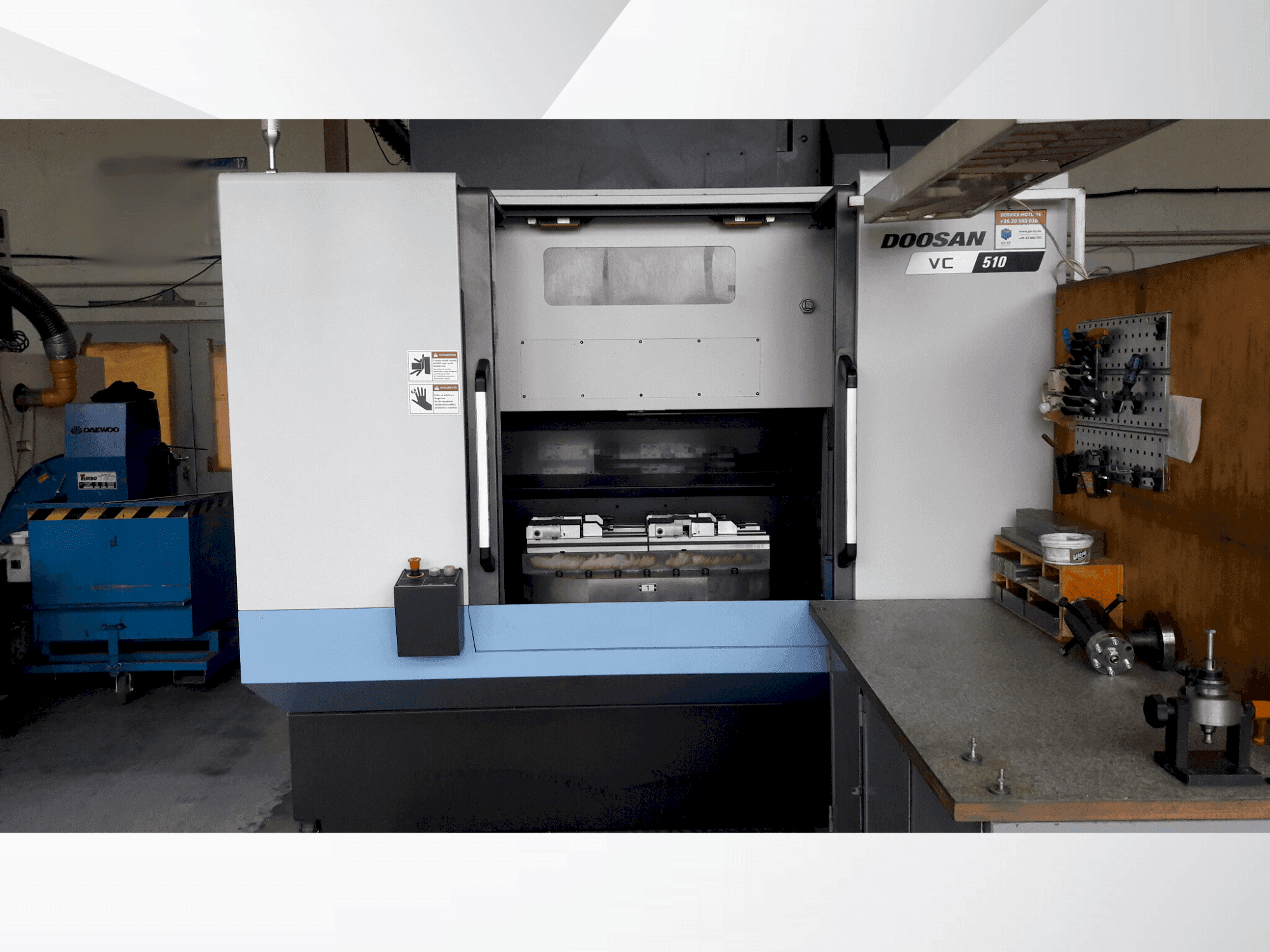 A DOOSAN VC 510 gép elölnézete