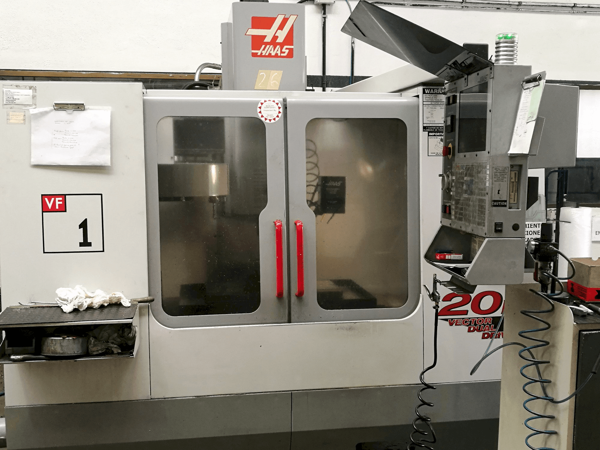 A HAAS VF 1 gép elölnézete