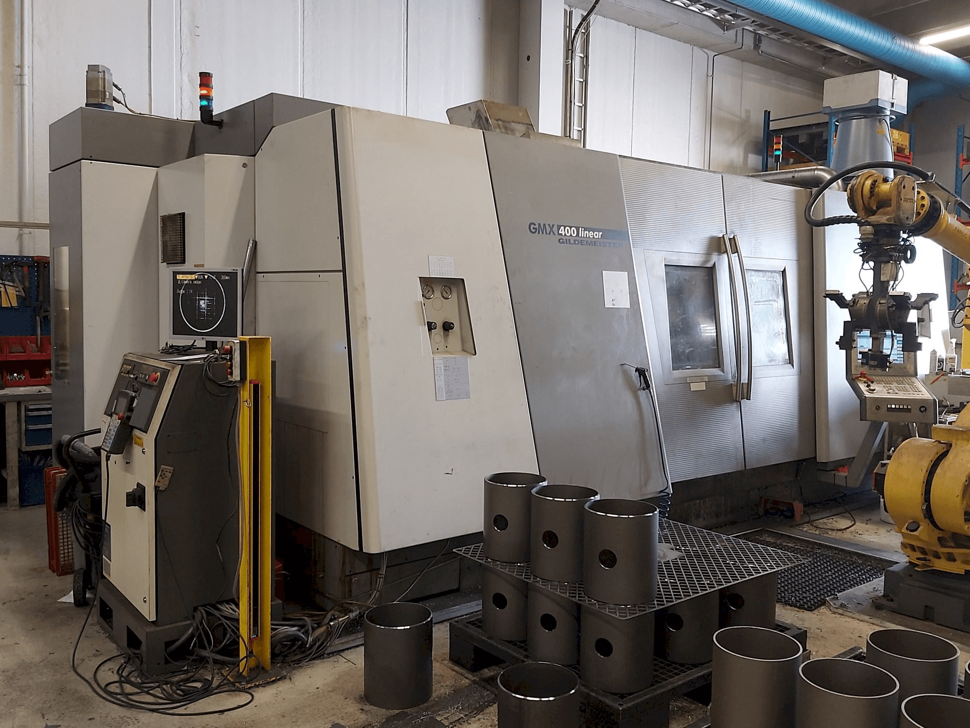 A Gildemeister GMX 400 Linear gép elölnézete