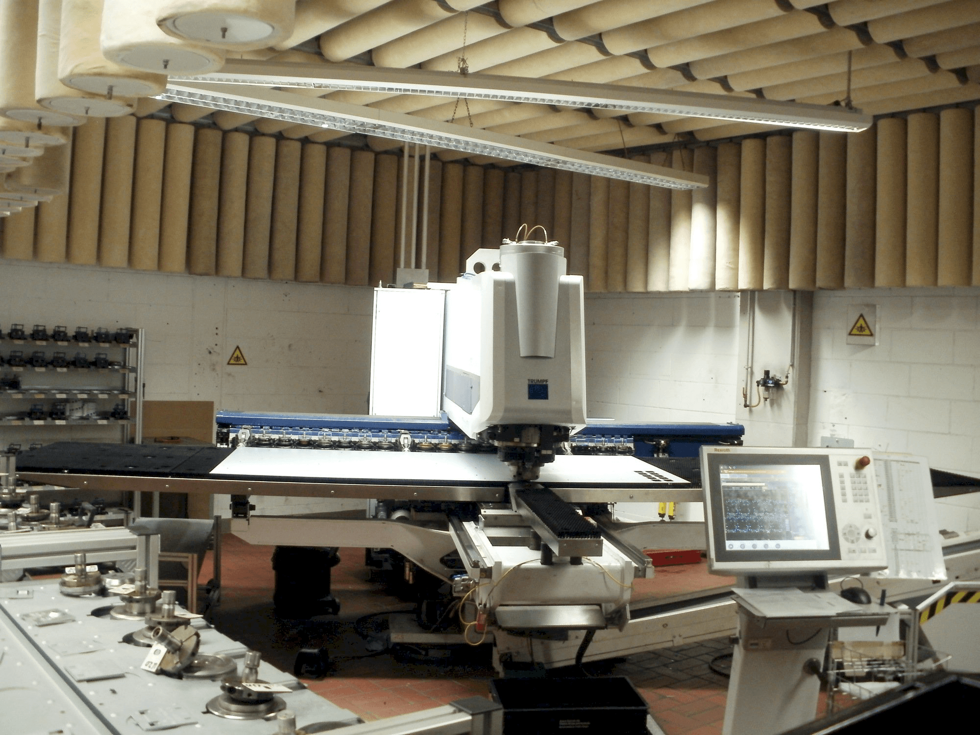 A Trumpf TruPunch 3000 S11 gép elölnézete