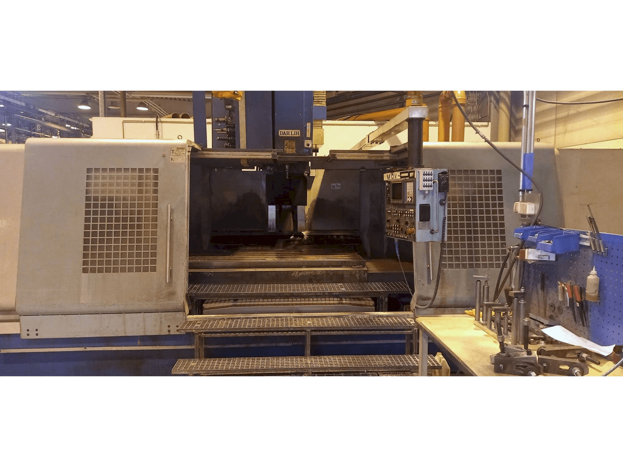 A DAH LIH MCV 2600 gép elölnézete