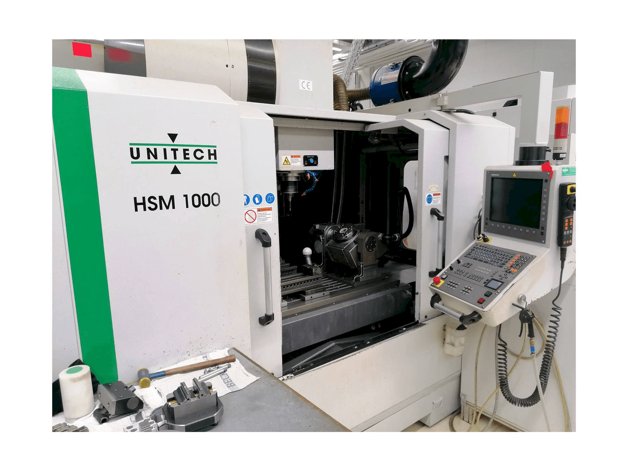 A UNITECH HSM1000 gép elölnézete