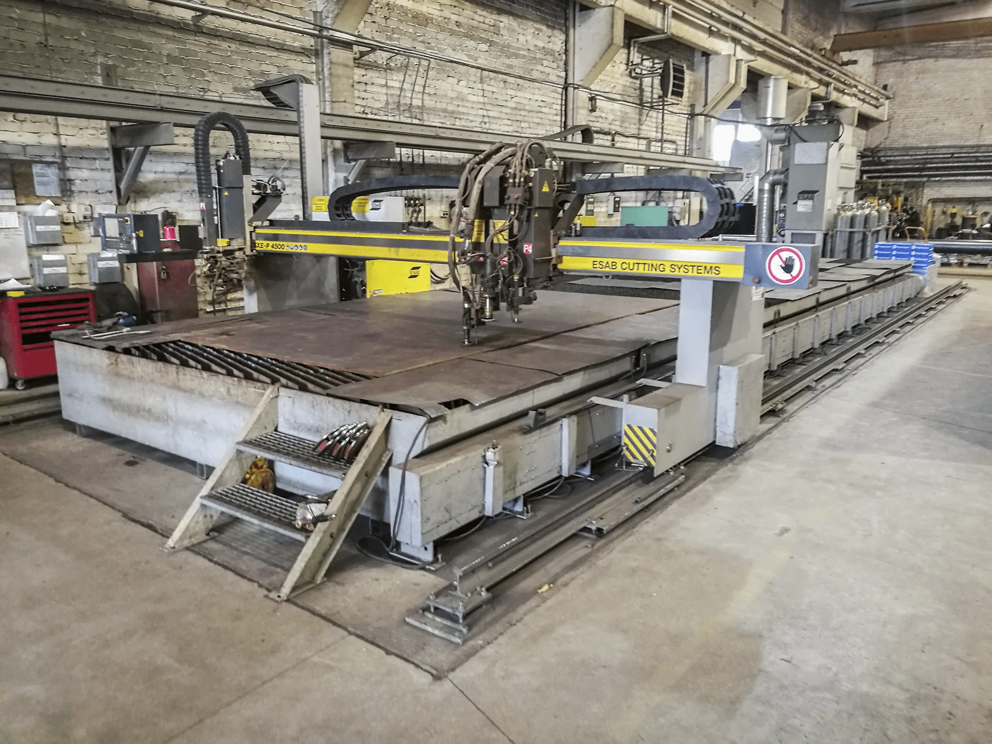 A ESAB SXE-P2 4500 gép jobb nézete