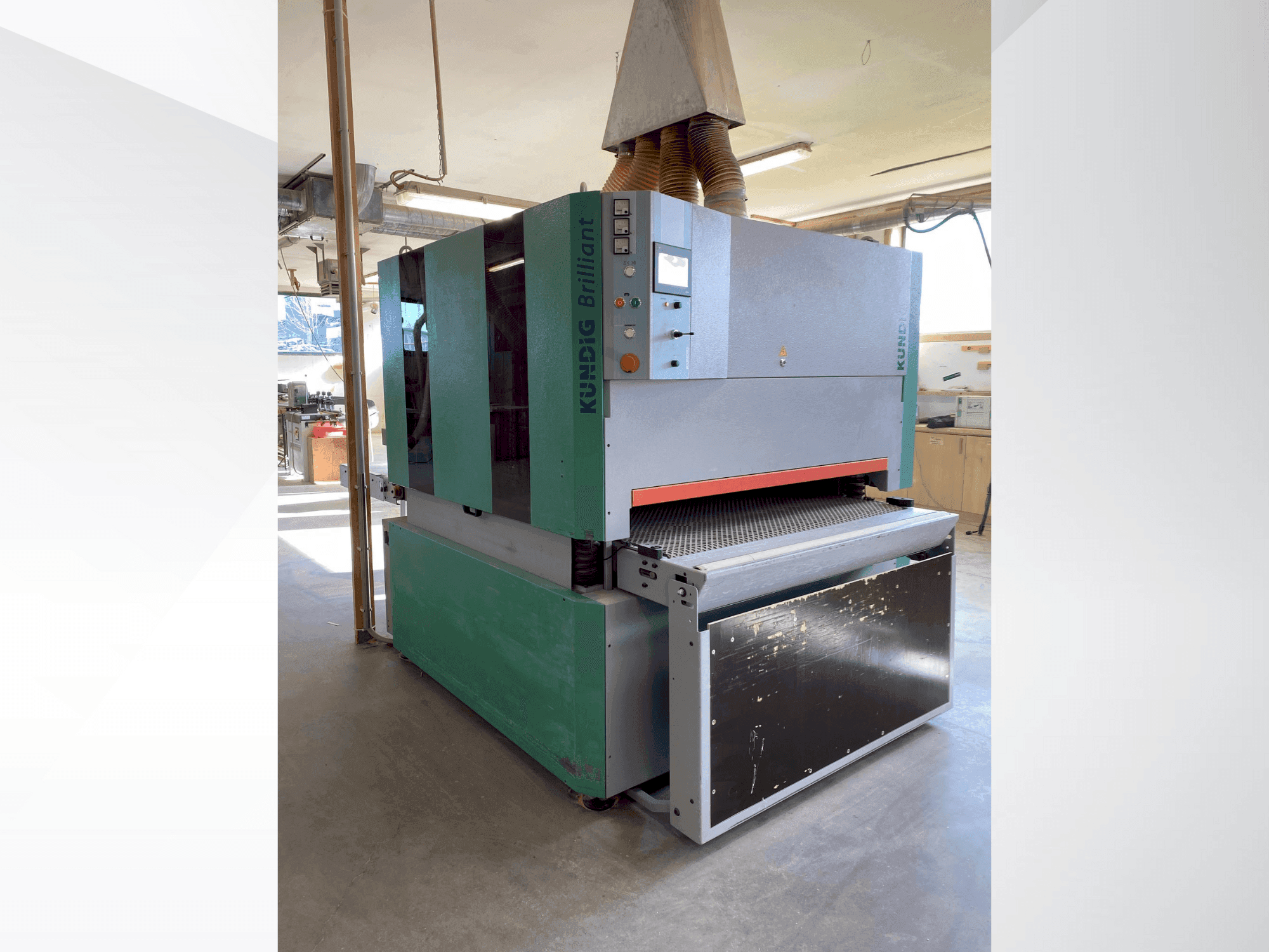 A Kundig Brilliant-3 1300mm-RRPd gép elölnézete