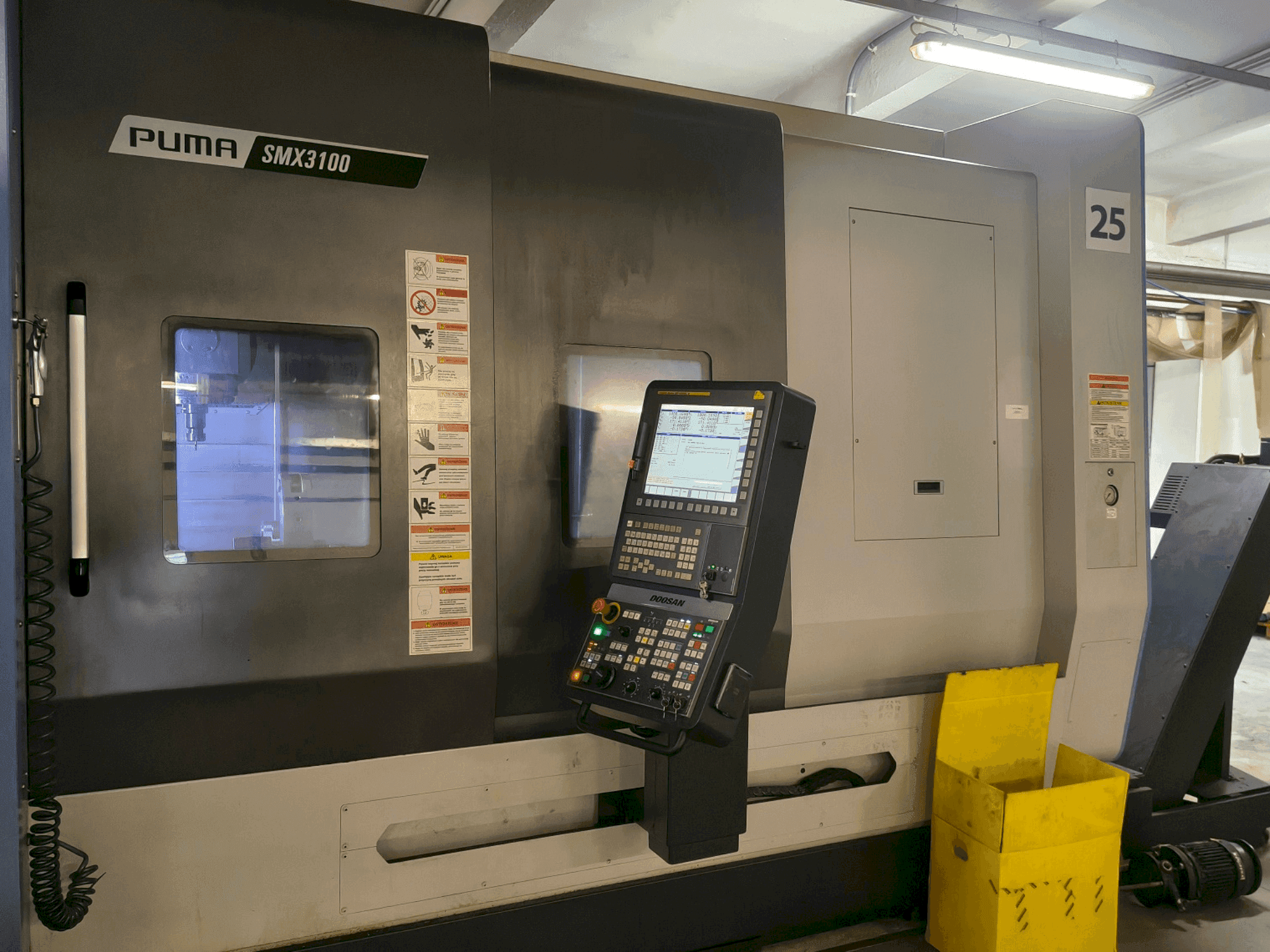 A DOOSAN SMX 3100 gép elölnézete