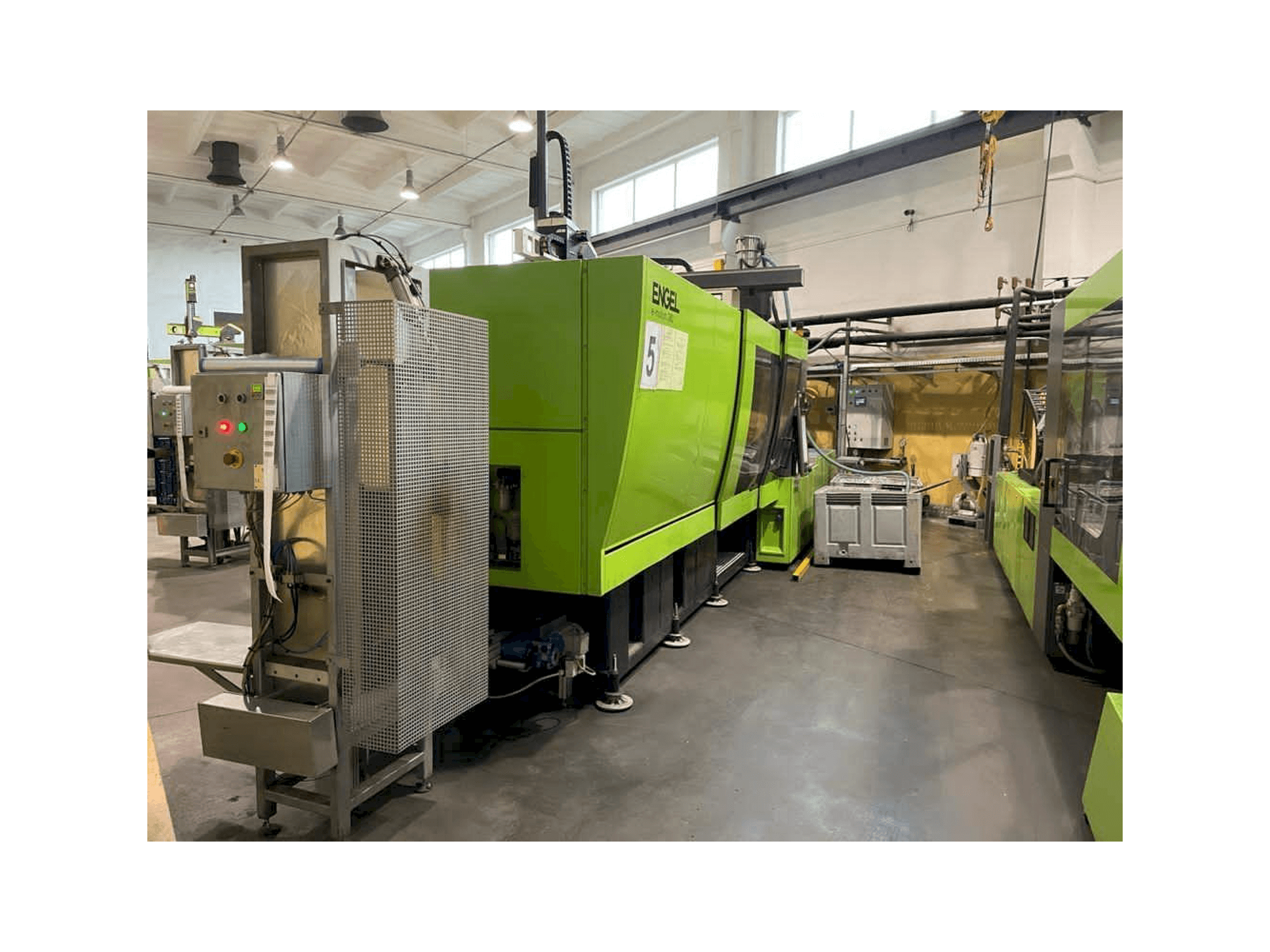 A ENGEL e-motion 2440/380 T gép elölnézete