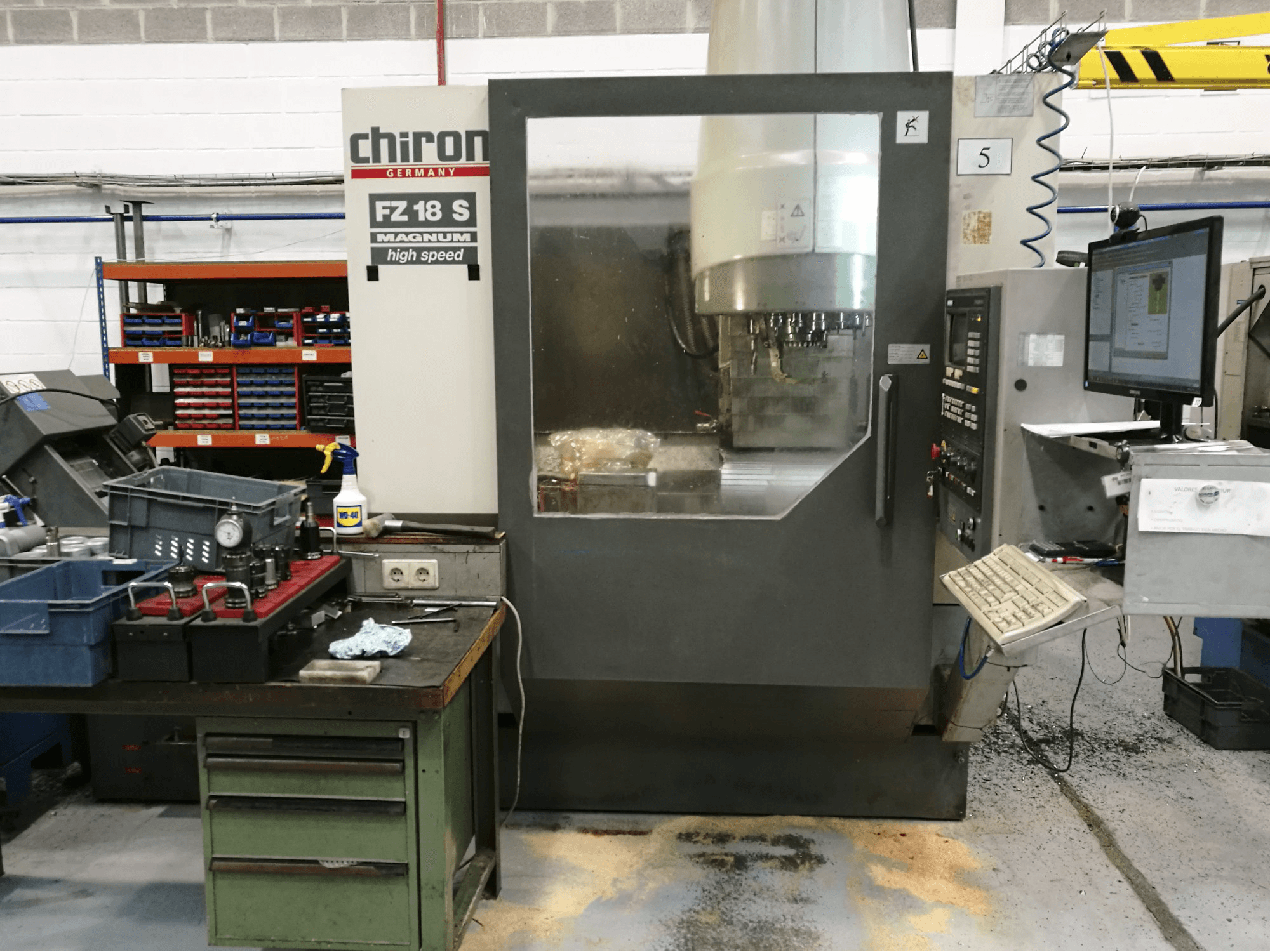 A Chiron FZ18 S Magnum gép elölnézete