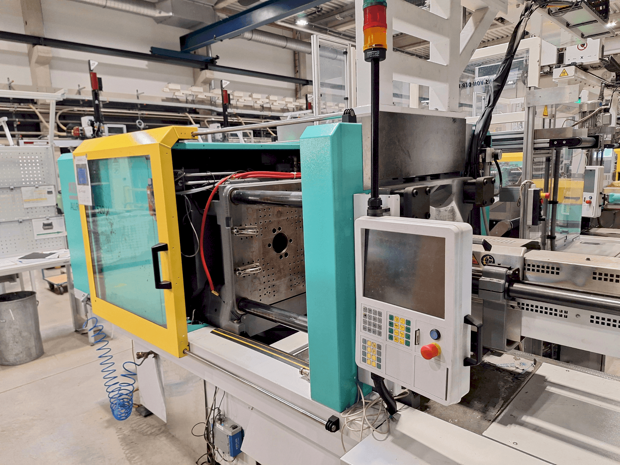 A Arburg 520 H gép elölnézete