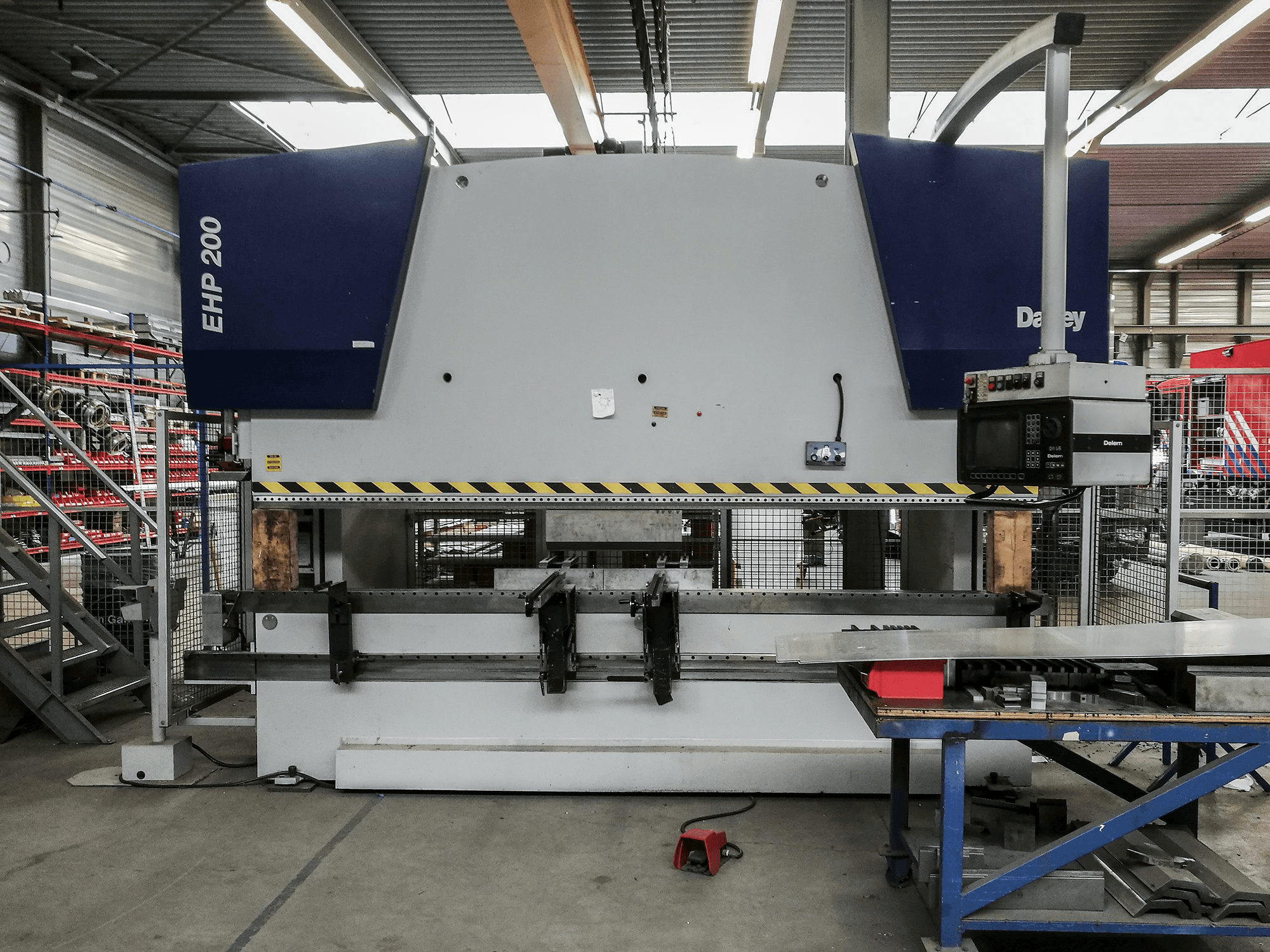 A Darley EHP-LS200.36/31 gép elölnézete