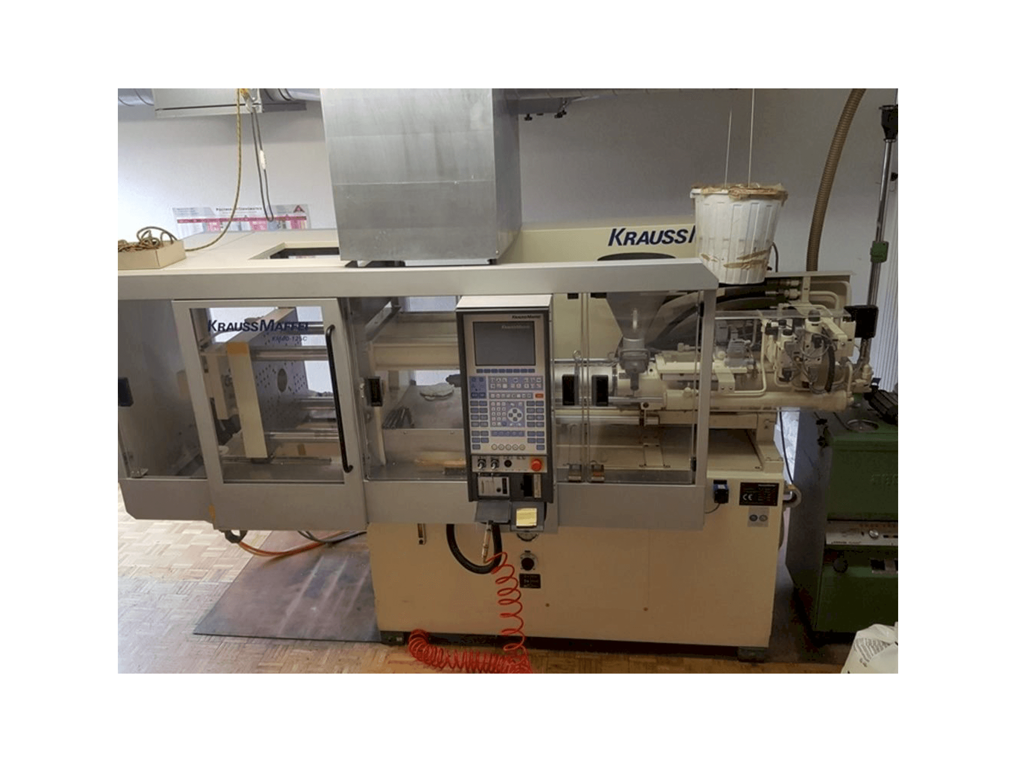 A Krauss Maffei 40-125 C Winner gép elölnézete