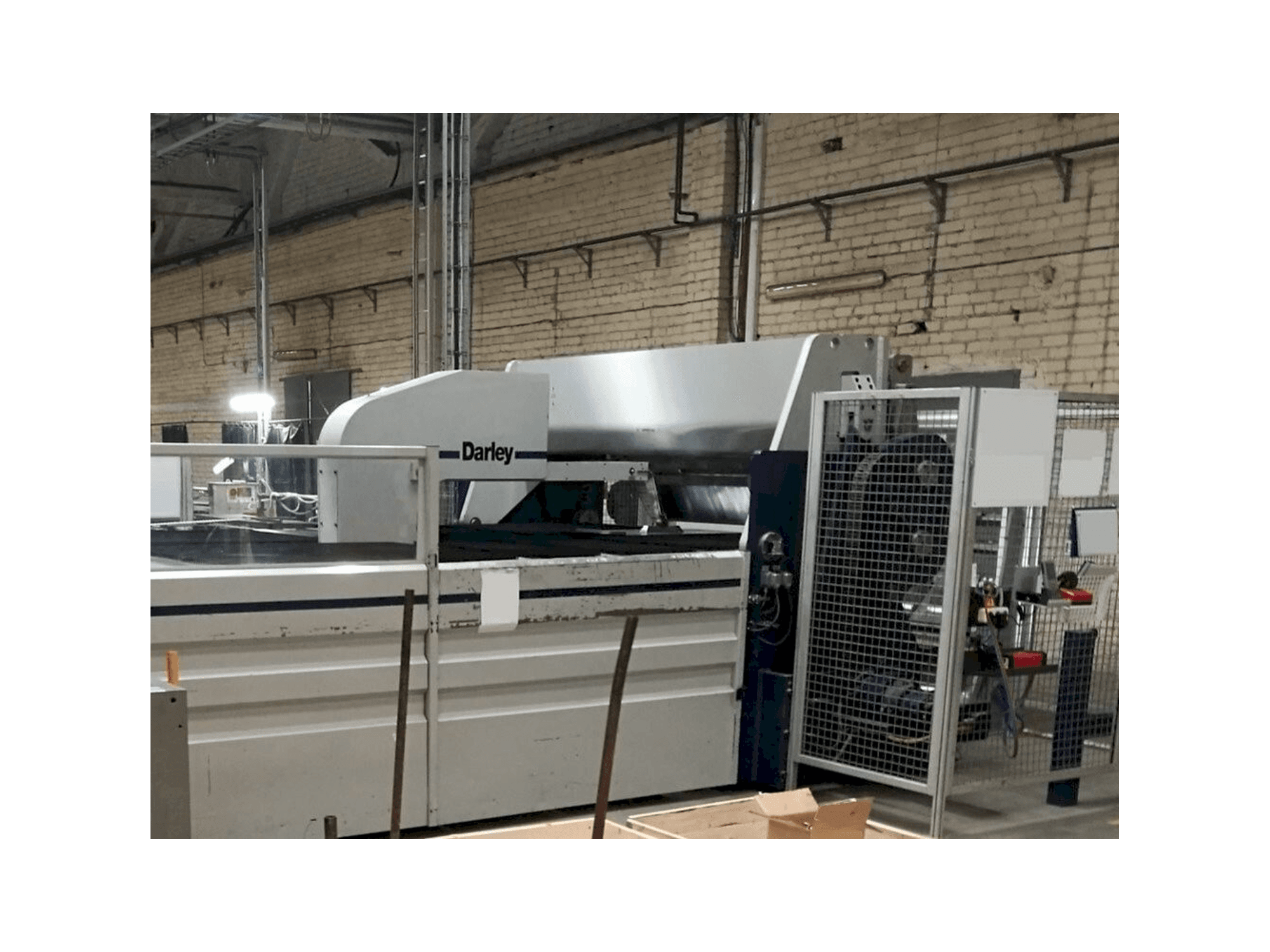 A Darley MF 2502 gép elölnézete