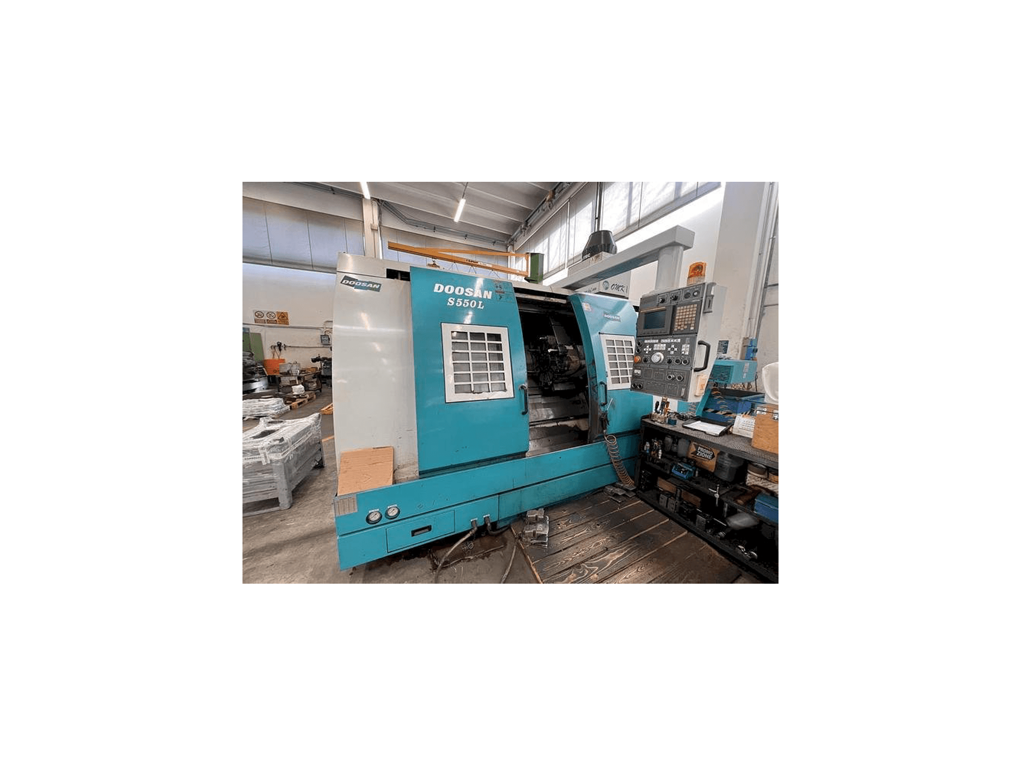 A Doosan S550L gép elölnézete