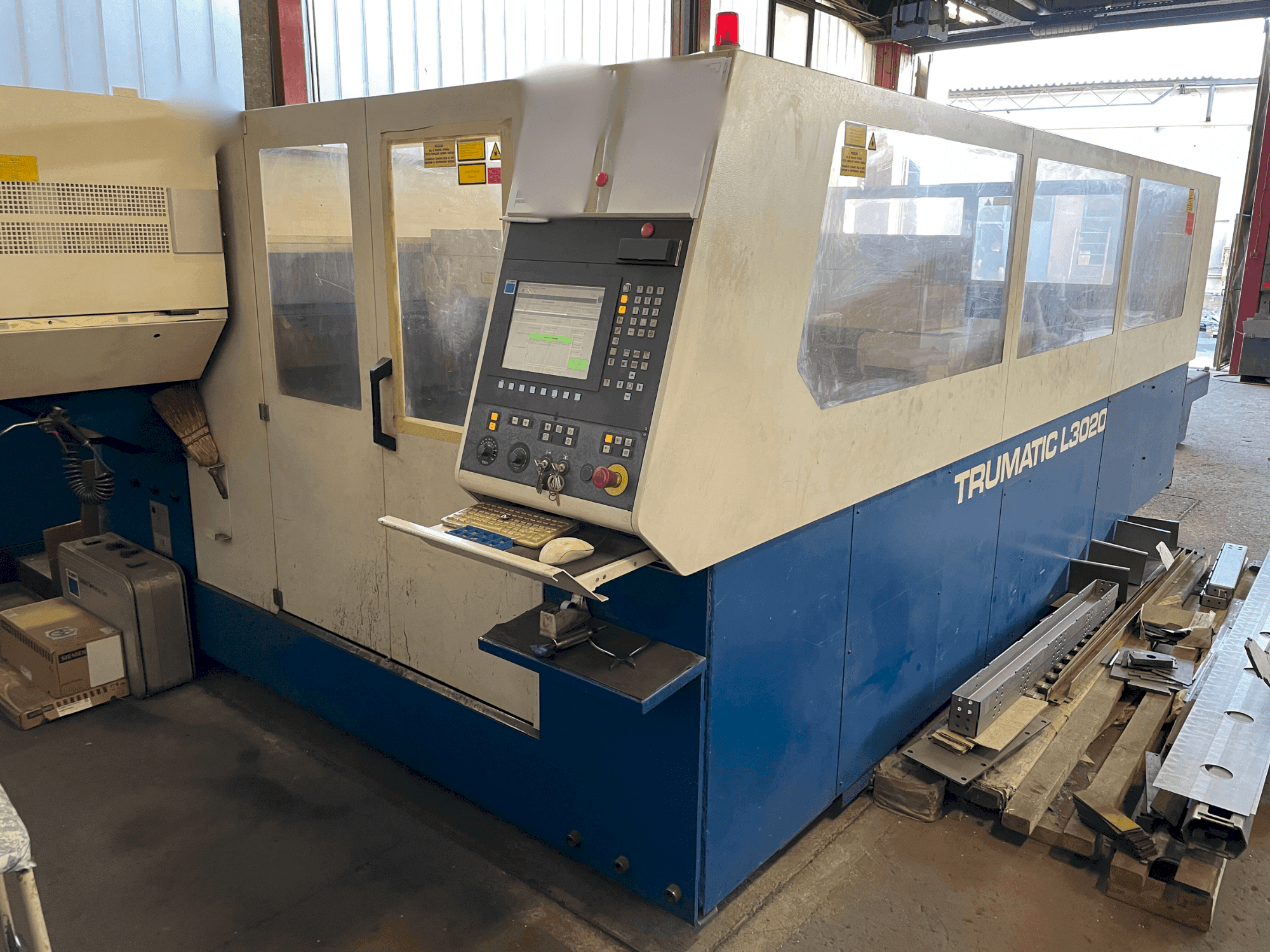 A TRUMPF Trumatic TC L3020 gép elölnézete