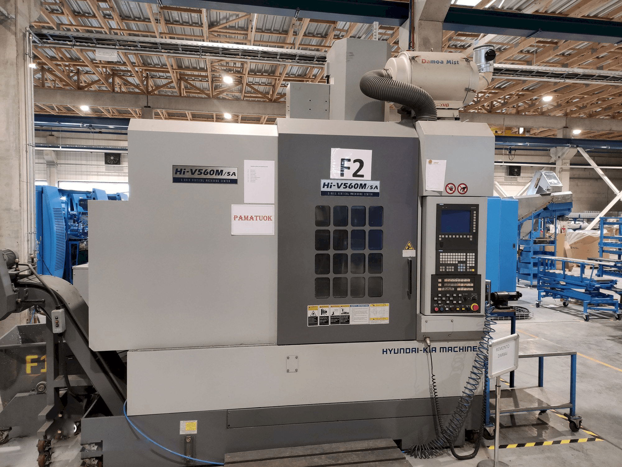 A Hyundai Kia Hi-V560M/5A gép elölnézete