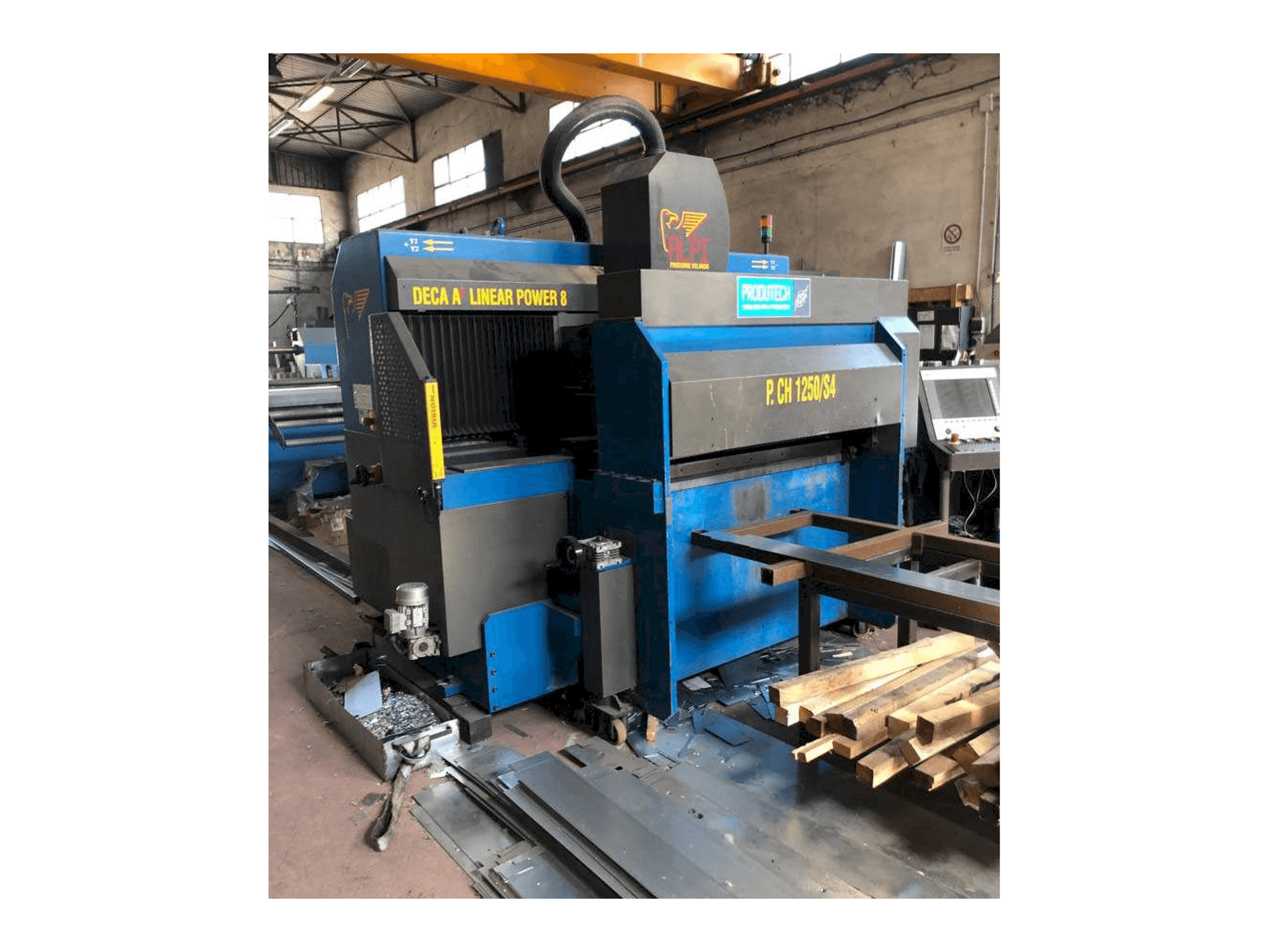 A PRODUTEC ALPI DECA A2 gép elölnézete