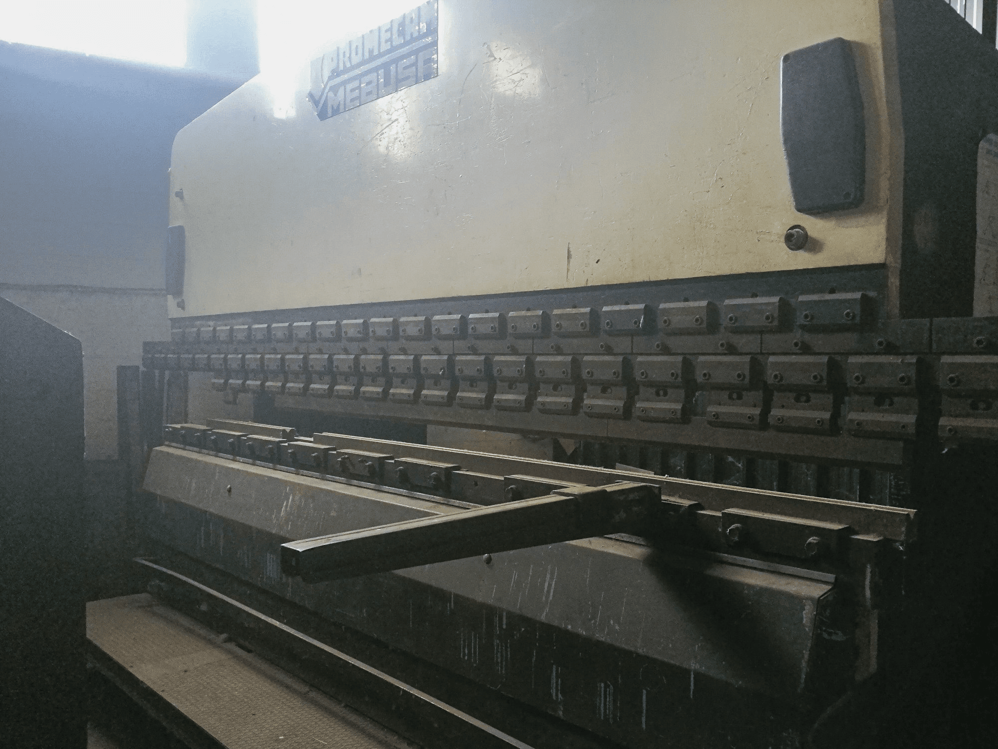 A PROMECAM MEBUSA RG 204 gép jobb nézete