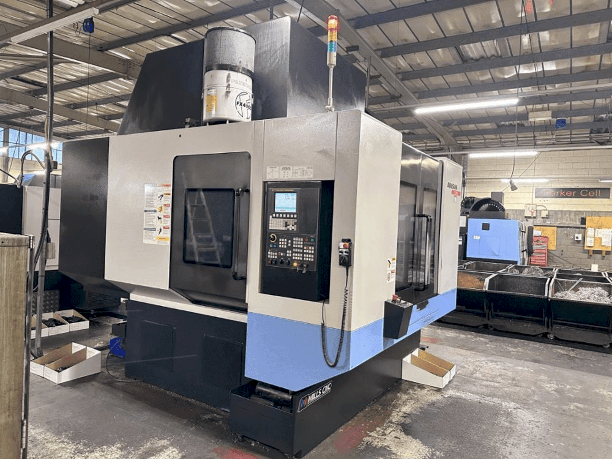 A DOOSAN VC 510 gép elölnézete
