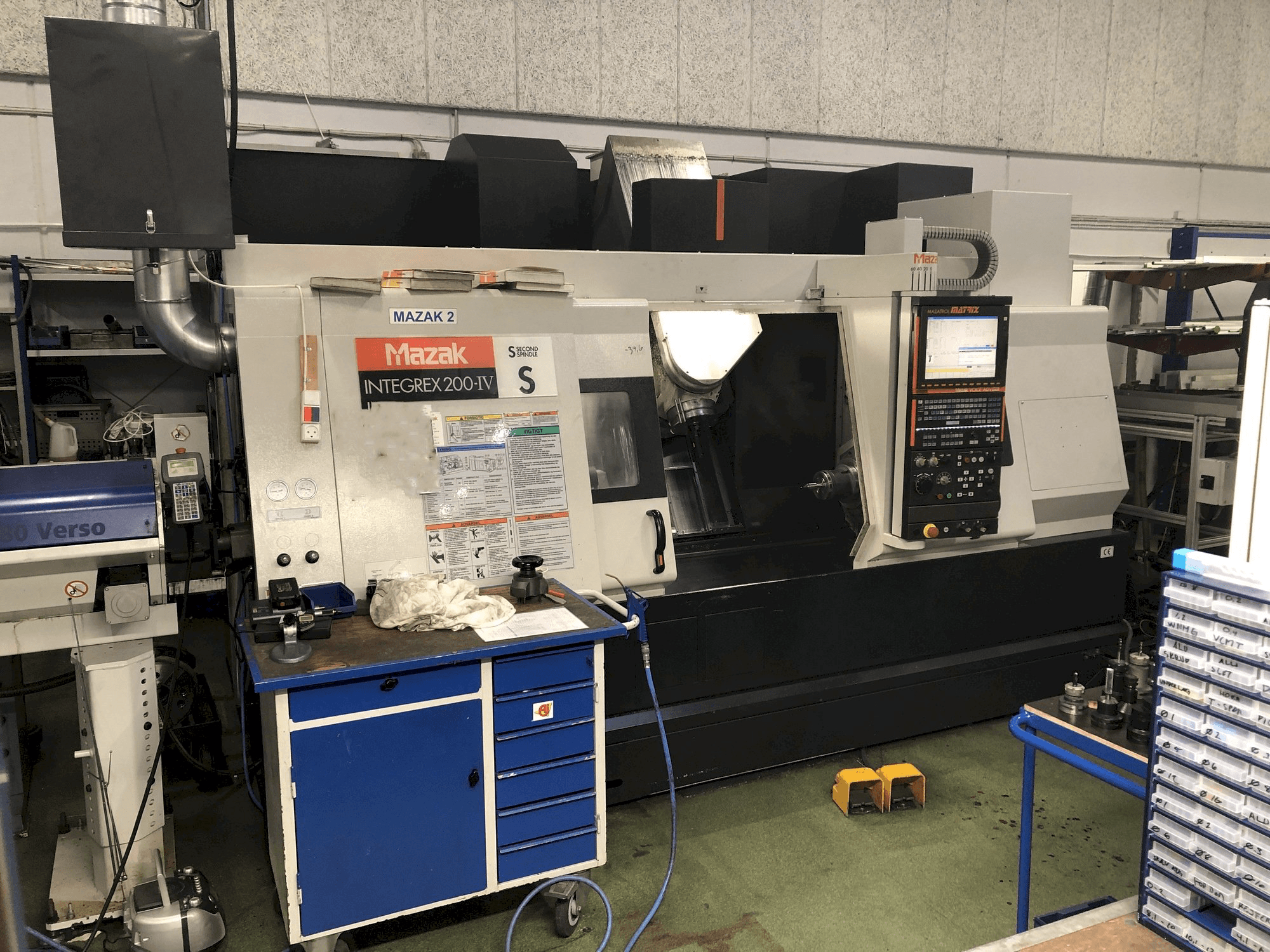 A Mazak INTEGREX 200-IV gép elölnézete