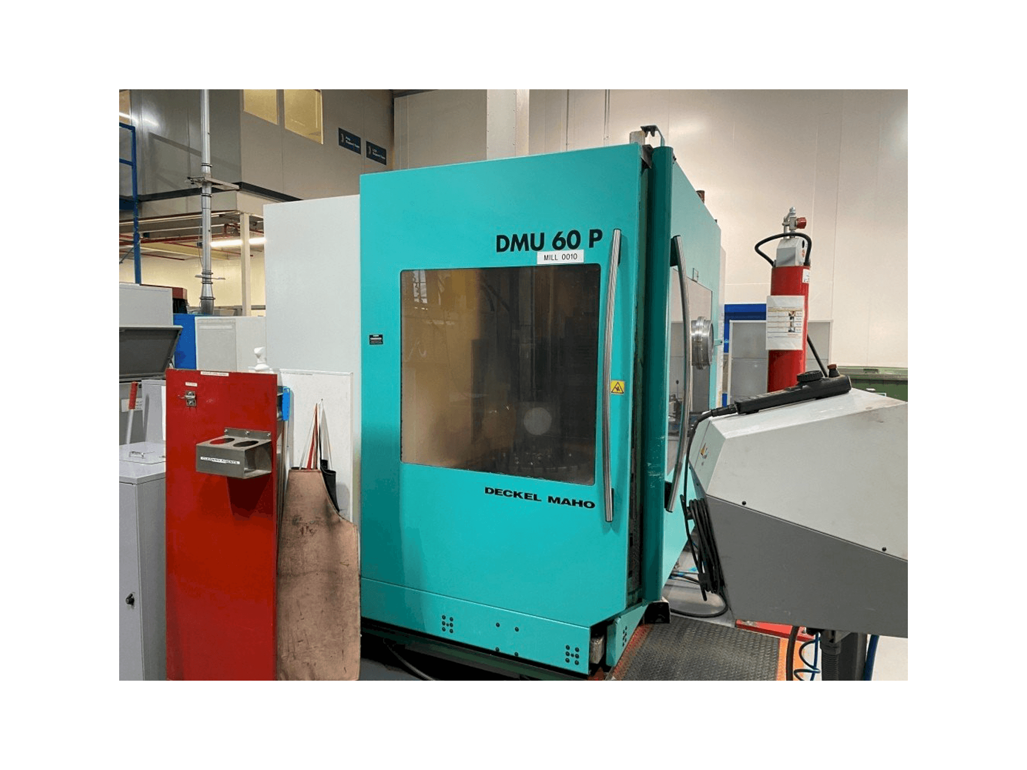 A DECKEL MAHO DMU 60P gép elölnézete