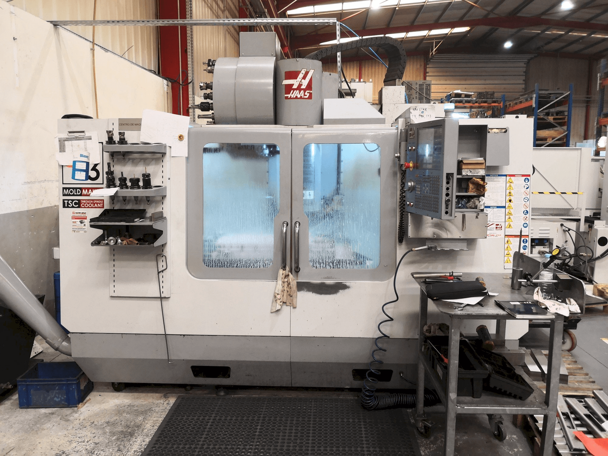 A HAAS VM3 gép elölnézete