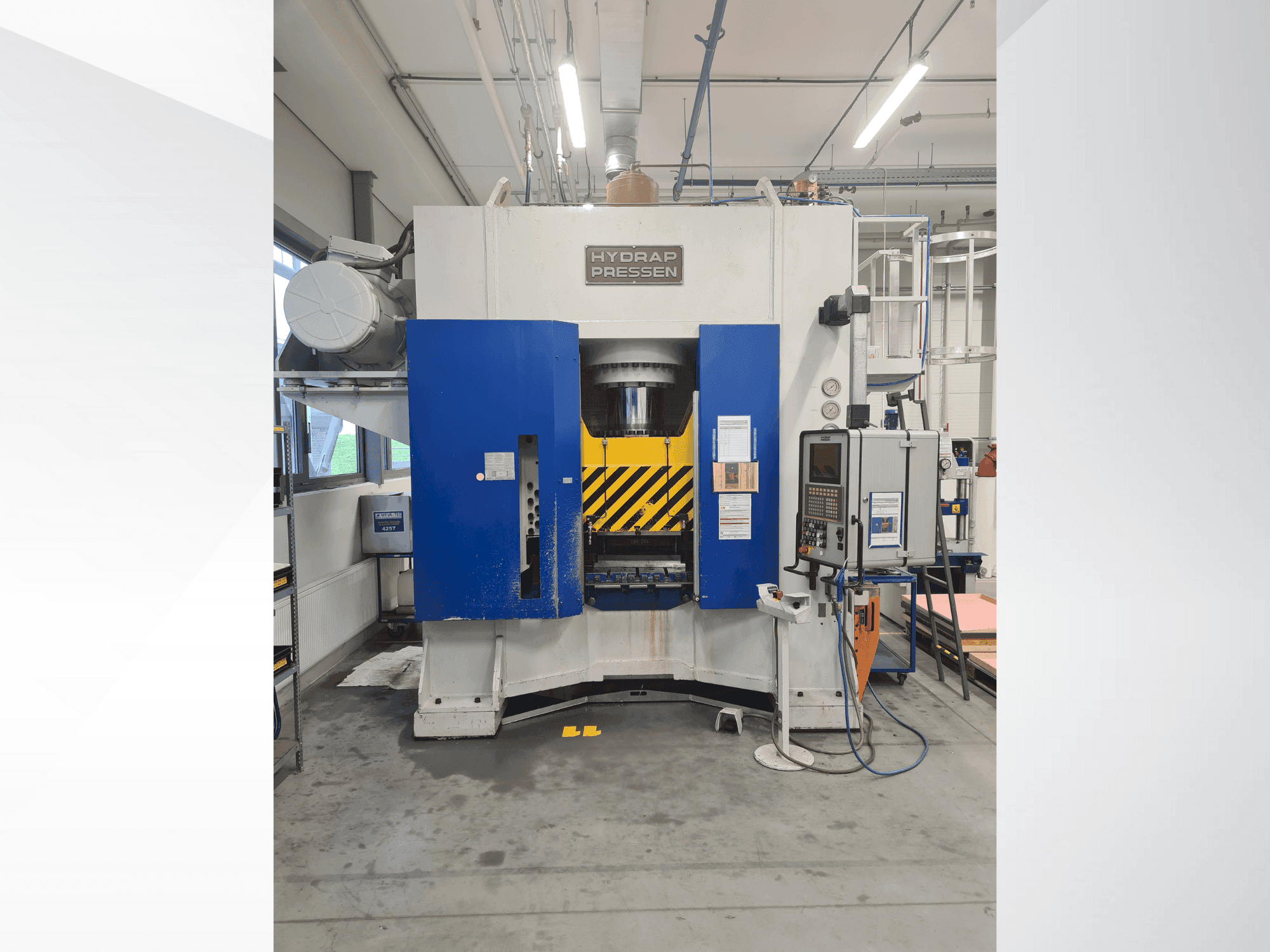 A HYDRAP HPDB 400 gép elölnézete