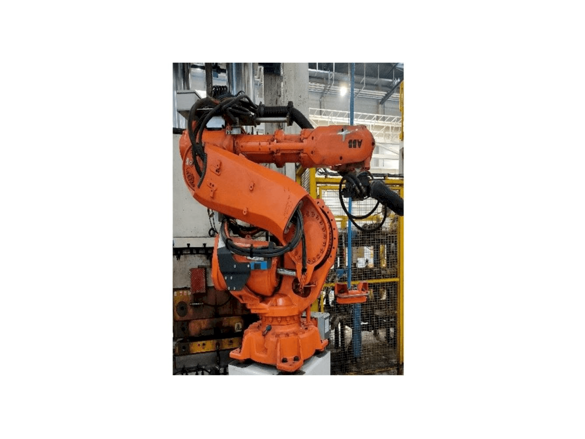 A ABB IRB 6640-185/2.8 gép elölnézete
