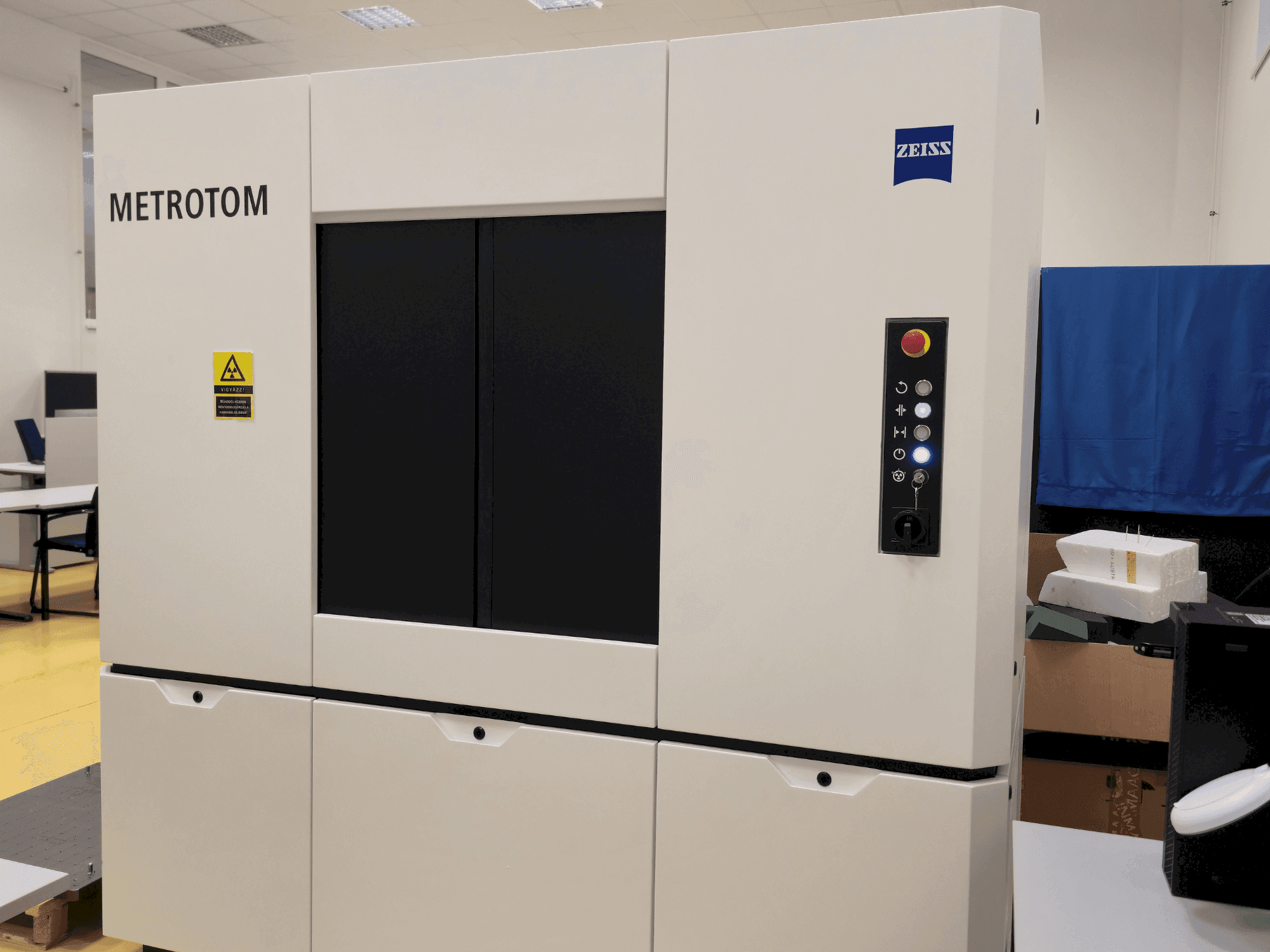 A ZEISS Metrotom 6Scout gép elölnézete